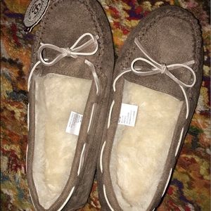 •Moccasin style slippers•